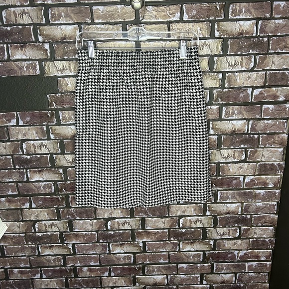 J.Crew Houndstooth Skirt | Black White Classic | Size 4 - Picture 4 of 4